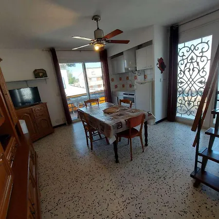 3 Pieces Climatise Pour 6 Personnes Avec Terrasse Et Cuisine Equipee A - Fr-1-326-786 Apartament
